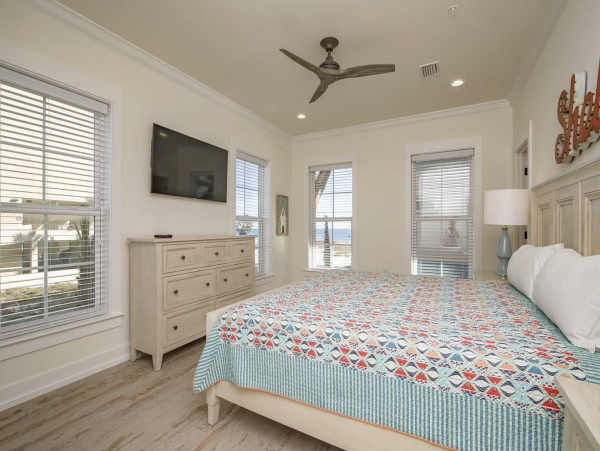 Spacious 12 Bedrooms Luxury Vacation Home Located on Beach