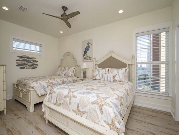 Spacious 12 Bedrooms Luxury Vacation Home Located on Beach