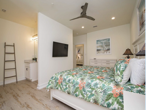 Spacious 12 Bedrooms Luxury Vacation Home Located on Beach