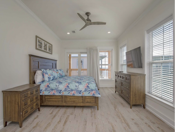 Spacious 12 Bedrooms Luxury Vacation Home Located on Beach