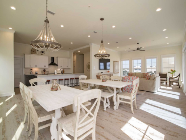 Spacious 12 Bedrooms Luxury Vacation Home Located on Beach