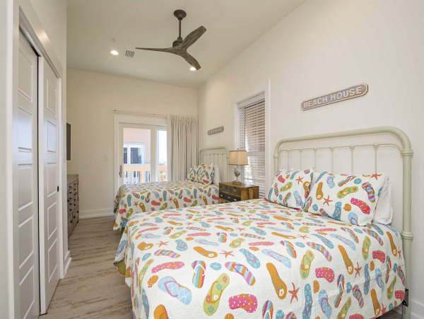 Spacious 12 Bedrooms Luxury Vacation Home Located on Beach
