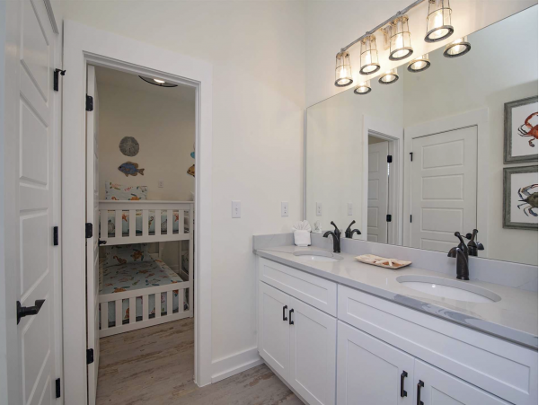 Spacious 12 Bedrooms Luxury Vacation Home Located on Beach