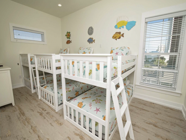 Spacious 12 Bedrooms Luxury Vacation Home Located on Beach