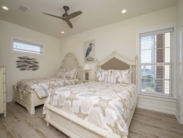 Spacious 12 Bedrooms Luxury Vacation Home Located on Beach