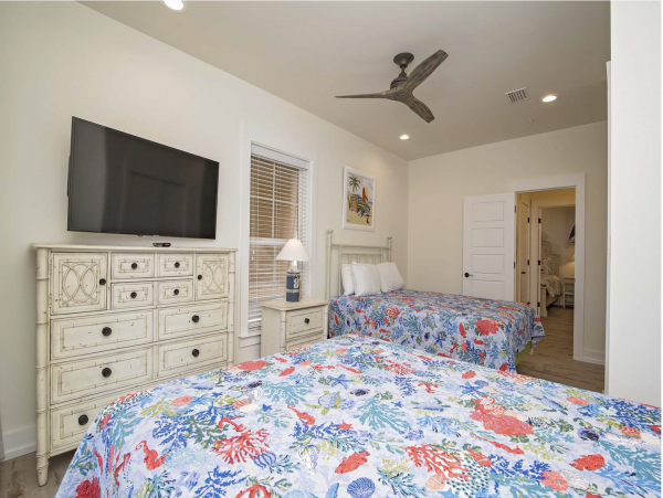Spacious 12 Bedrooms Luxury Vacation Home Located on Beach