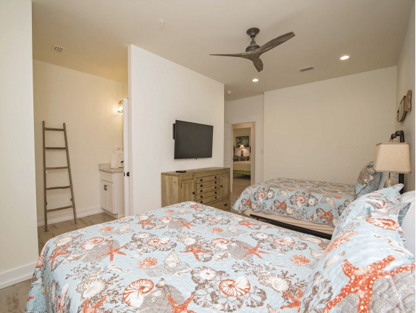 Spacious 12 Bedrooms Luxury Vacation Home Located on Beach