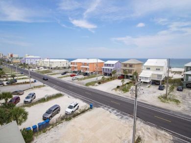 Gulf Shores Vacation Home Sleeps Thirty Guests.