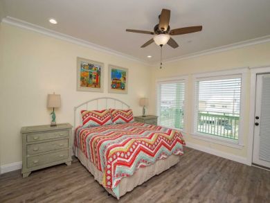 Gulf Shores Vacation Home Sleeps Thirty Guests.