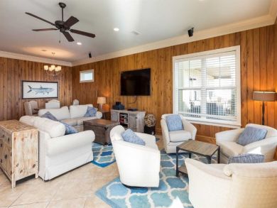 Orange Beach Vacation Home Sleeps Thirty Guests.