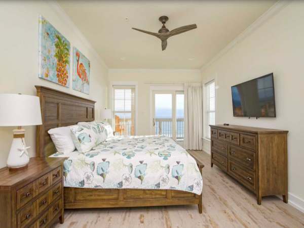 Spacious Beachfront Retreat with Stunning Gulf views