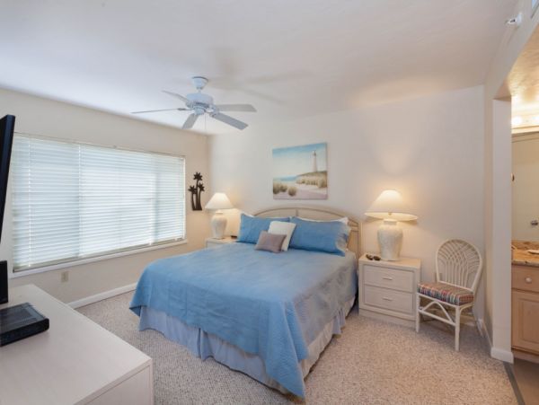 Fort Myers Vacation Condo 1 Bedroom & Pool