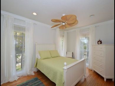 Naples Home 920946