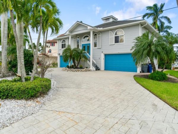 Bonita Springs Four Bedroom Vacation Home on the Canal