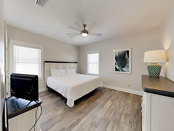 Gulf Shores Vacation Home Sleeps Twenty Guests