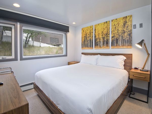 Vail Walk to Lift Three Bedroom Vacation Townhouse Sleeps 8