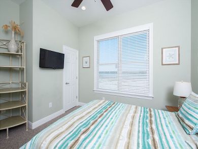 Gulf Shores Vacation Home Sleeps Twenty Two Guests. Gulf Shores Vacation Home Sleeps Twenty Two Guests.