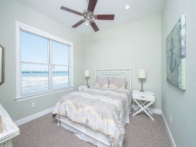 Gulf Shores Vacation Home Sleeps Twenty Two Guests. Gulf Shores Vacation Home Sleeps Twenty Two Guests.