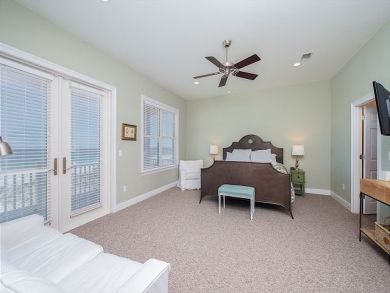 Gulf Shores Vacation Home Sleeps Twenty Two Guests. Gulf Shores Vacation Home Sleeps Twenty Two Guests.