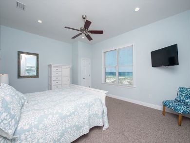 Gulf Shores Vacation Home Sleeps Twenty Two Guests. Gulf Shores Vacation Home Sleeps Twenty Two Guests.