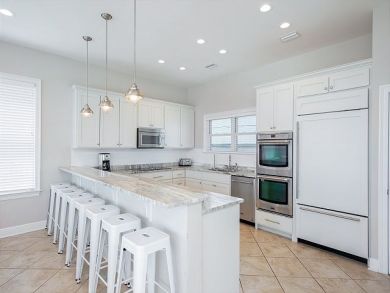 Gulf Shores Vacation Home Sleeps Twenty Two Guests. Gulf Shores Vacation Home Sleeps Twenty Two Guests.