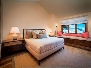 Bachelor Gulch Vacation Condo Sleeps Ten Guests.