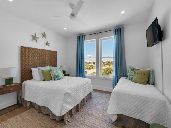 Pensacola Beach Vacation Home Sleeps 30 Guests