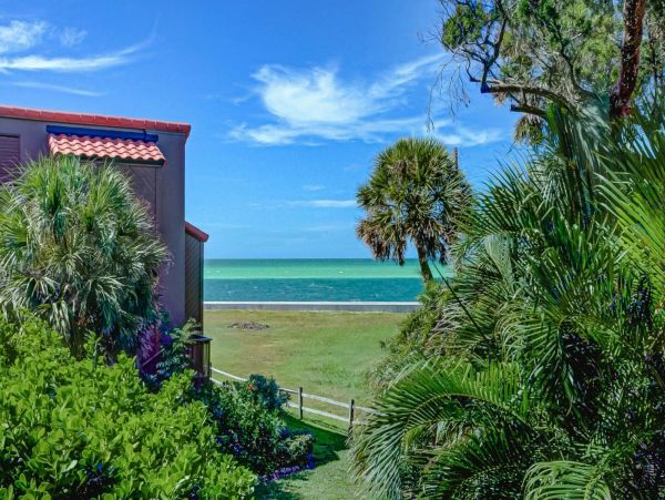 Siesta Key Vacation Rental Townhouse Two Bedrooms Sleeps 4