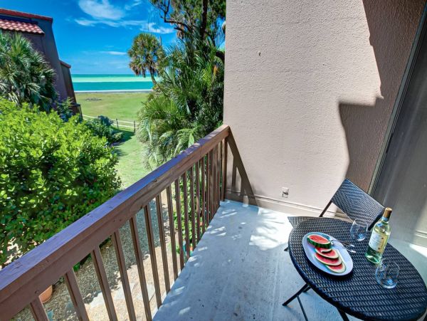 Siesta Key Vacation Rental Townhouse Two Bedrooms Sleeps 4