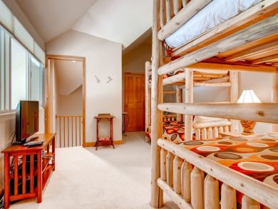 Beaver Creek 3 Bedroom + Loft Vacation Condo Sleeps 10