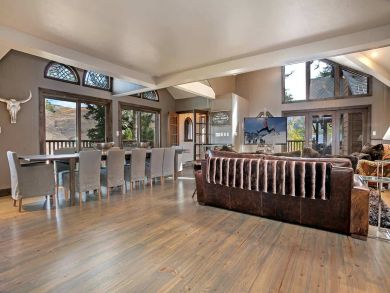 Luxury 7 Bedrooms Vacation Home in Vail Sleeps 15