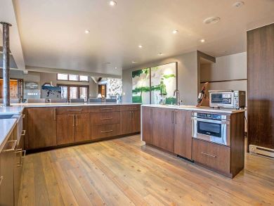 Luxury 7 Bedrooms Vacation Home in Vail Sleeps 15