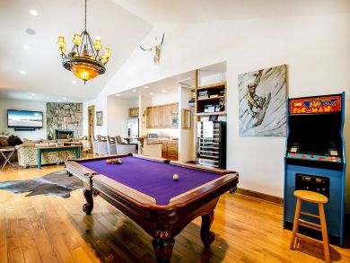 Luxury 7 Bedrooms Vacation Home in Vail Sleeps 15