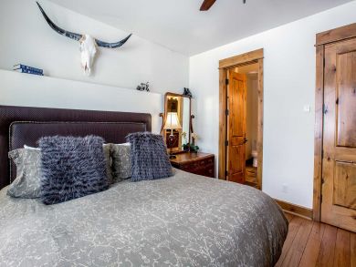 Luxury 7 Bedrooms Vacation Home in Vail Sleeps 15