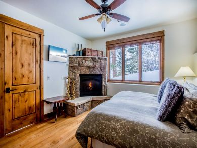 Luxury 7 Bedrooms Vacation Home in Vail Sleeps 15