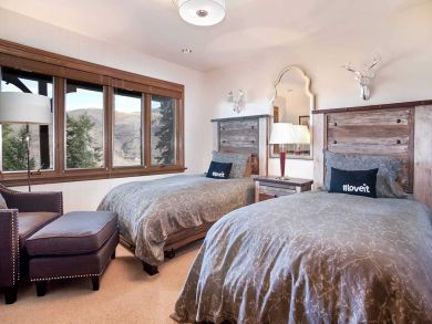 Luxury 7 Bedrooms Vacation Home in Vail Sleeps 15