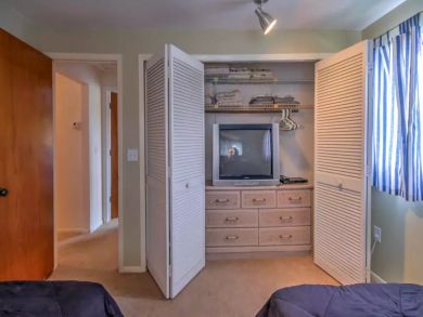 Englewood Vacation home Sleeps Eight Guests.