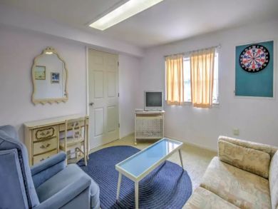 Englewood Vacation home Sleeps Eight Guests.