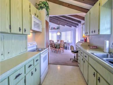 Englewood Vacation home Sleeps Eight Guests.
