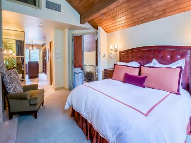 Vail Vacation Home Sleeps Ten Guests. Vail Vacation Home Sleeps Ten Guests.