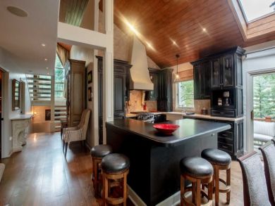 Vail Vacation Home Sleeps Ten Guests. Vail Vacation Home Sleeps Ten Guests.