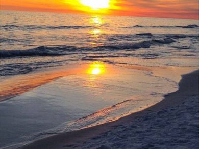 Seagrove Vacation Home Sleeps Ten Guests.