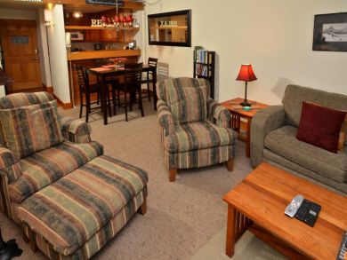 Vail Vacation Condo Sleeps Four Guests.
