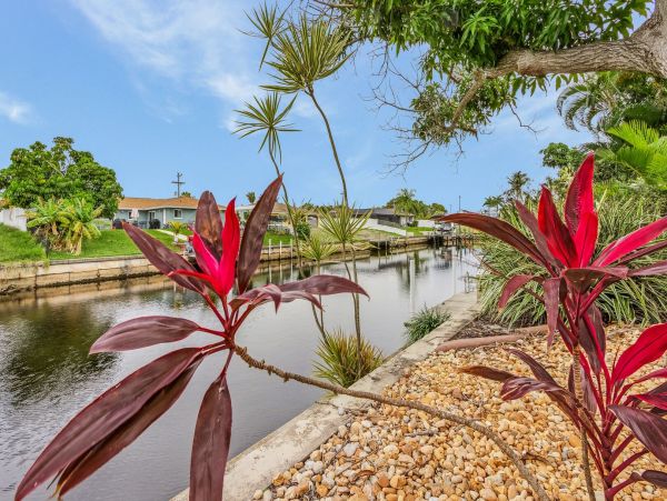 Cape Coral Canal Front Three Bedroom Vacation Home