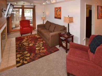 Vail Vacation Condo Sleeps Four Guests. Vail Vacation Condo Sleeps Four Guests.