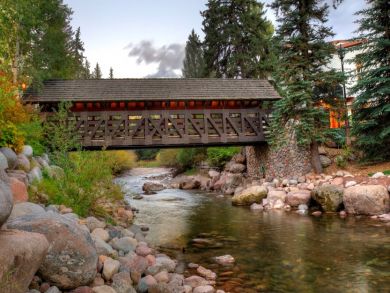 Vail Vacation Condo Sleeps Four Guests. Vail Vacation Condo Sleeps Four Guests.