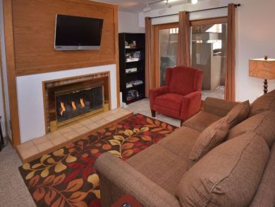Vail Vacation Condo Sleeps Four Guests. Vail Vacation Condo Sleeps Four Guests.