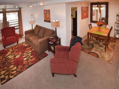 Vail Vacation Condo Sleeps Four Guests. Vail Vacation Condo Sleeps Four Guests.