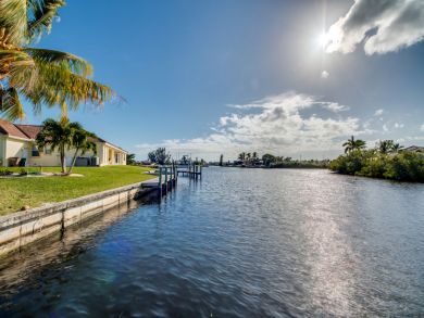 Great Value Cape Coral Vacation Home - Dock - Canal View