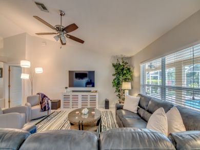 Beautifully Decorated Home in South West Cape Coral